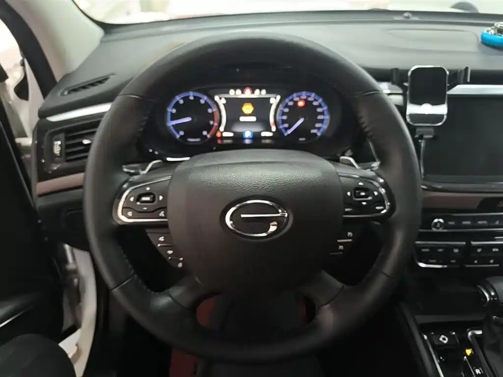 GAC Motor Trumpchi GS8 2017 — фото 11