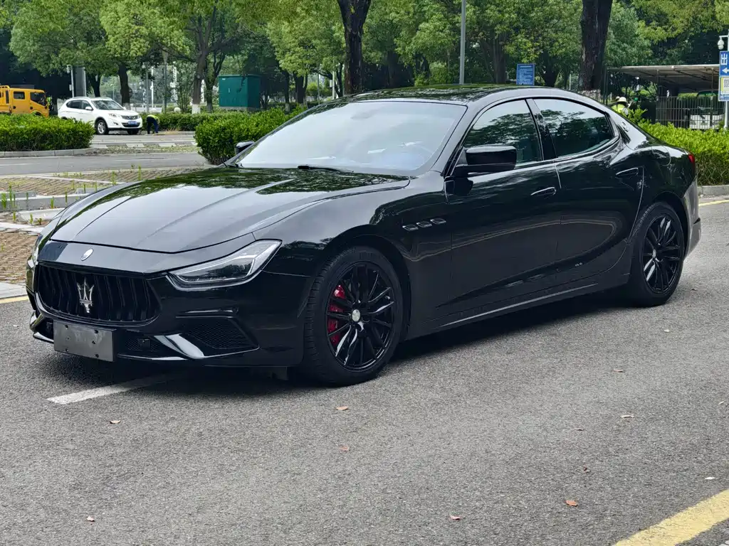 Maserati Ghibli 2015 — фото 1