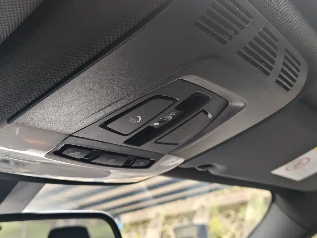 BMW 3 Series 2017 — фото 14