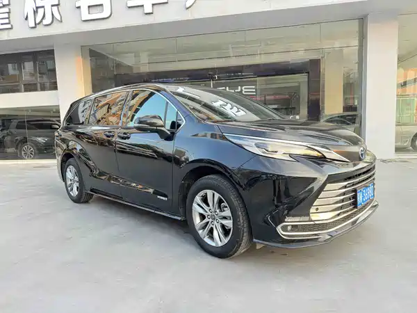 Toyota Sienna 2023