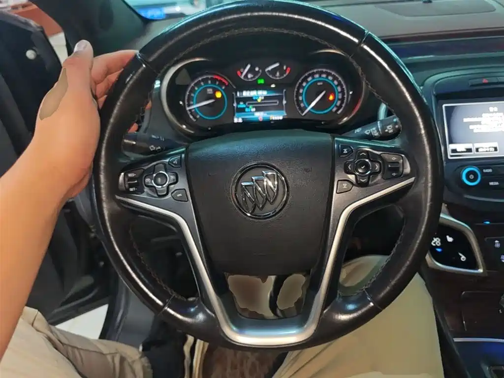 Buick LaCrosse 2015 — фото 11