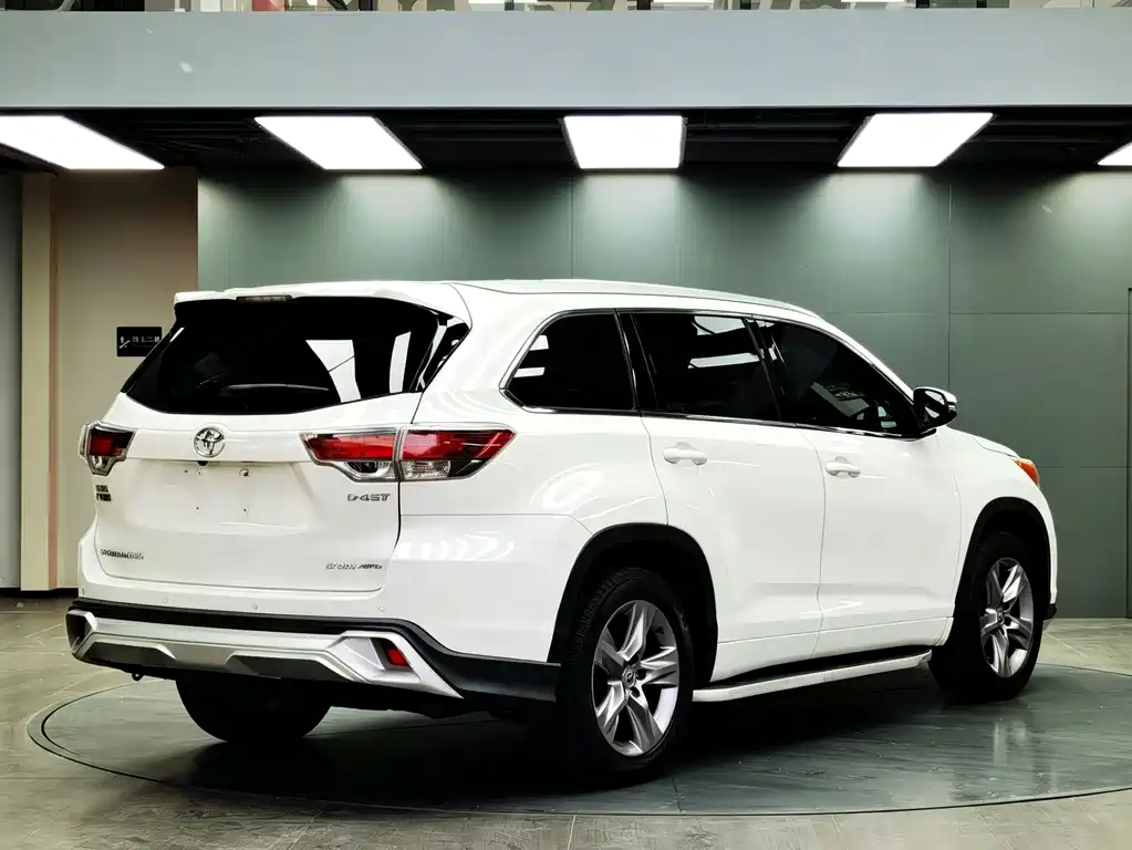 Toyota Highlander 2016 — фото 2