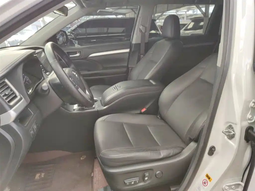 Toyota Highlander 2016 — фото 15