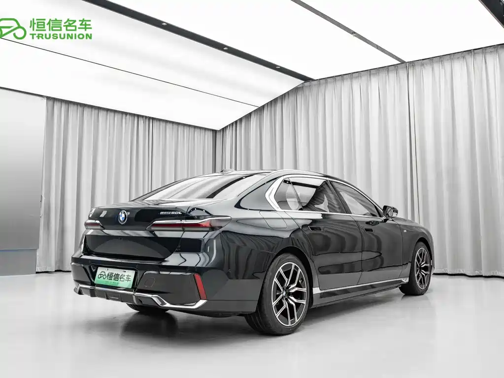 BMW i7 2023 — фото 4