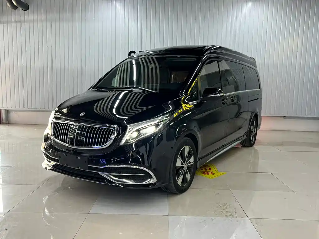 Mercedes-Benz V-Class 2023 — фото 1