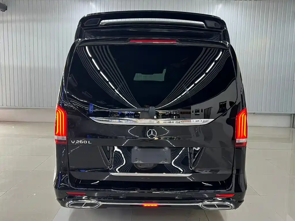 Mercedes-Benz V-Class 2023 — фото 9