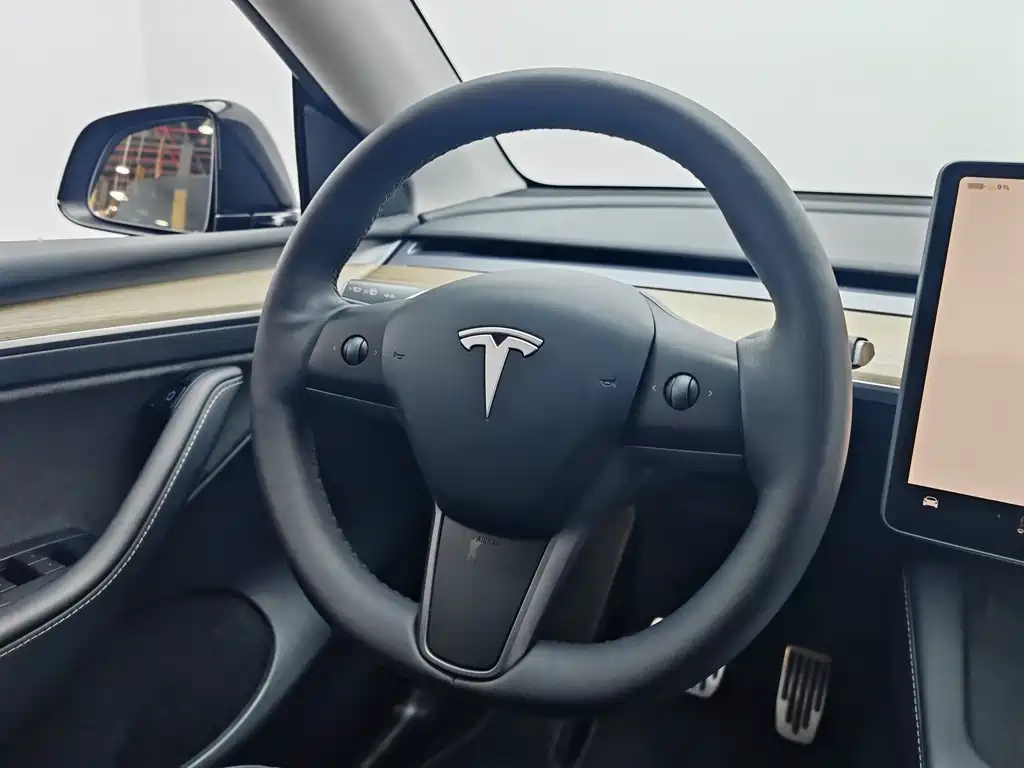 Tesla Model Y 2023 — фото 16