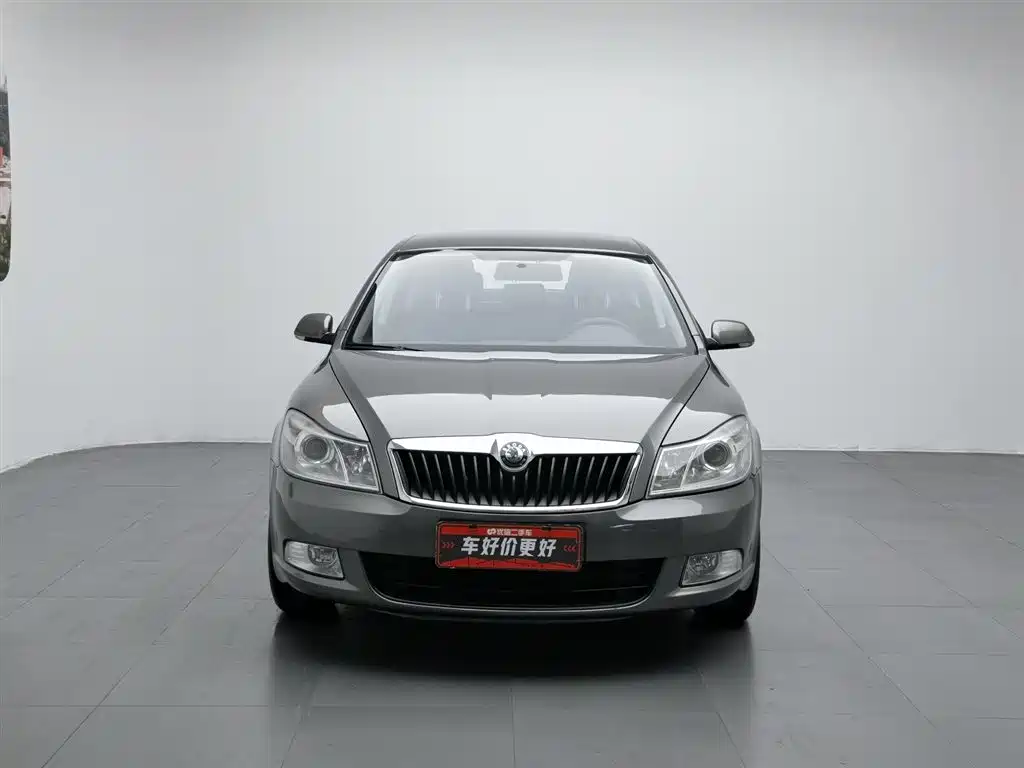 Skoda Octavia 2012 — фото 3