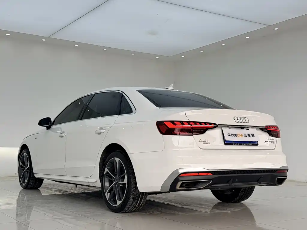 Audi A4L 2022 — фото 14
