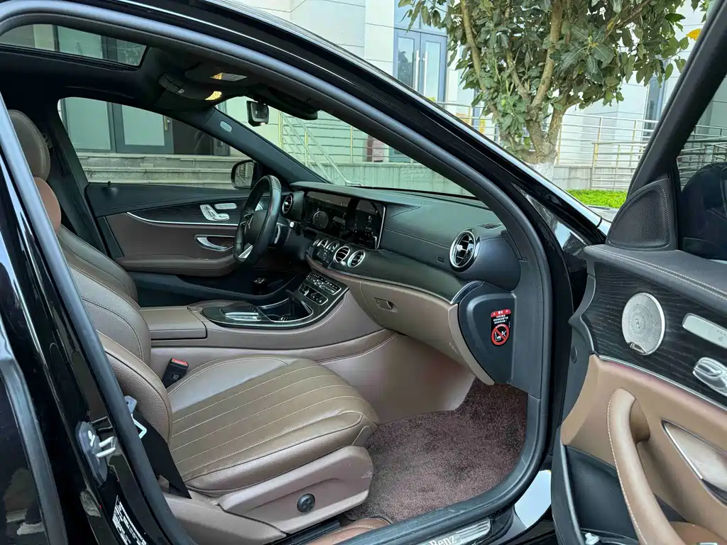 Mercedes-Benz E-Class 2023 — фото 11