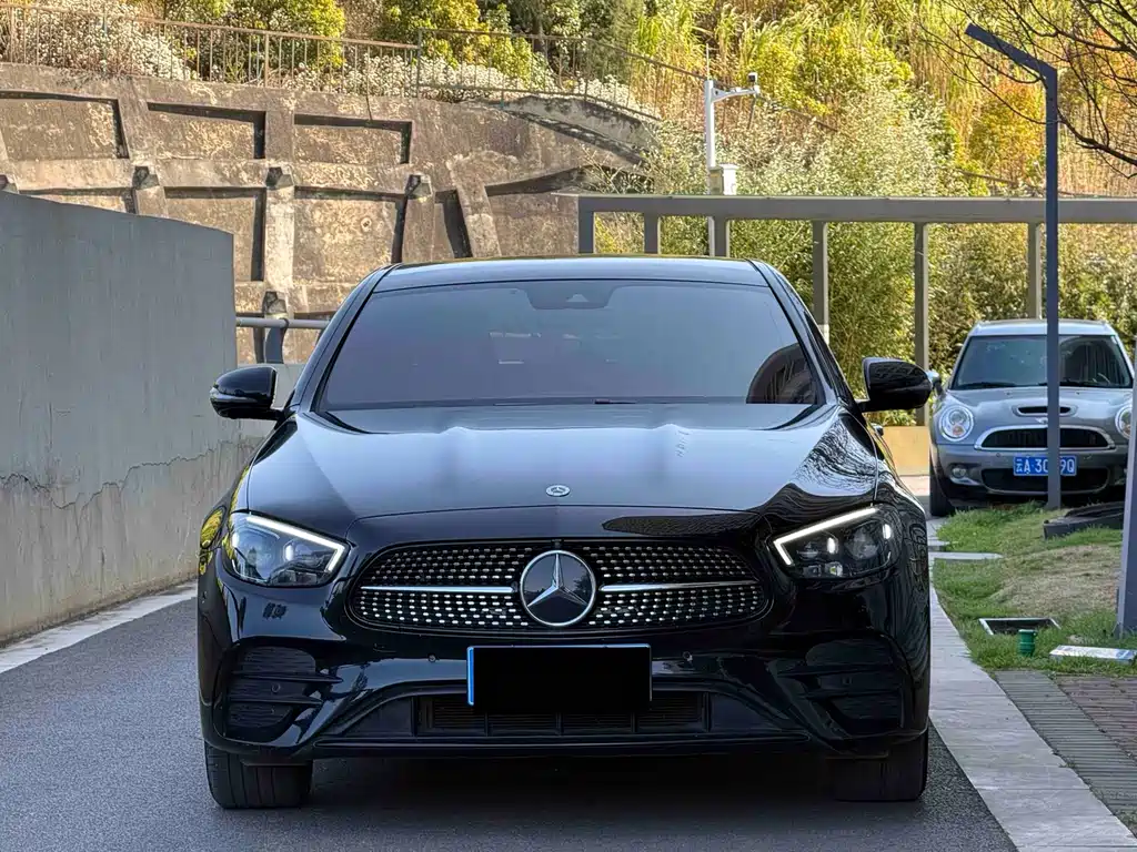 Mercedes-Benz E-Class 2023 — фото 2