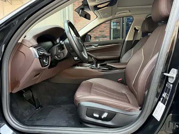 BMW 5 Series 2022
