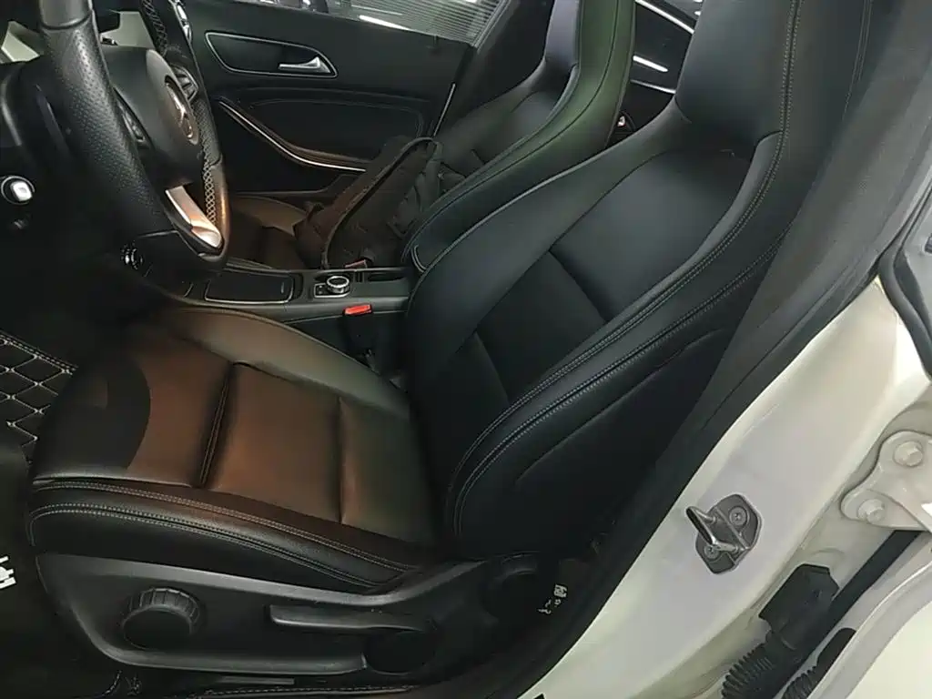 Mercedes-Benz CLA 2018 — фото 15