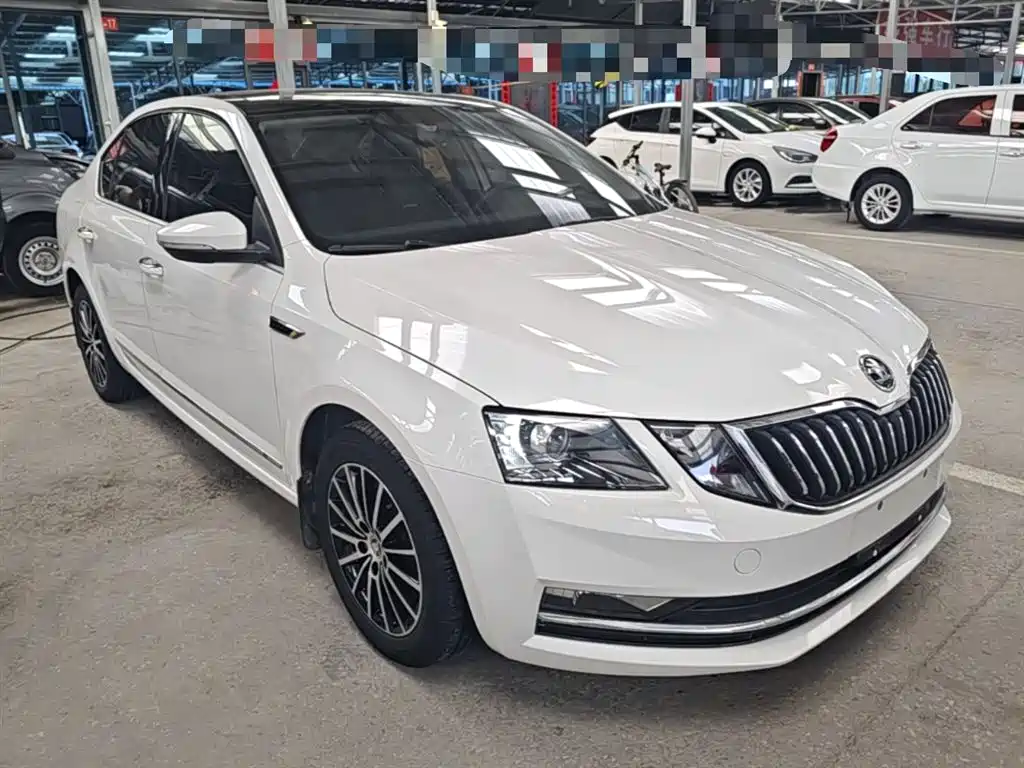 Skoda Octavia 2021 — фото 4