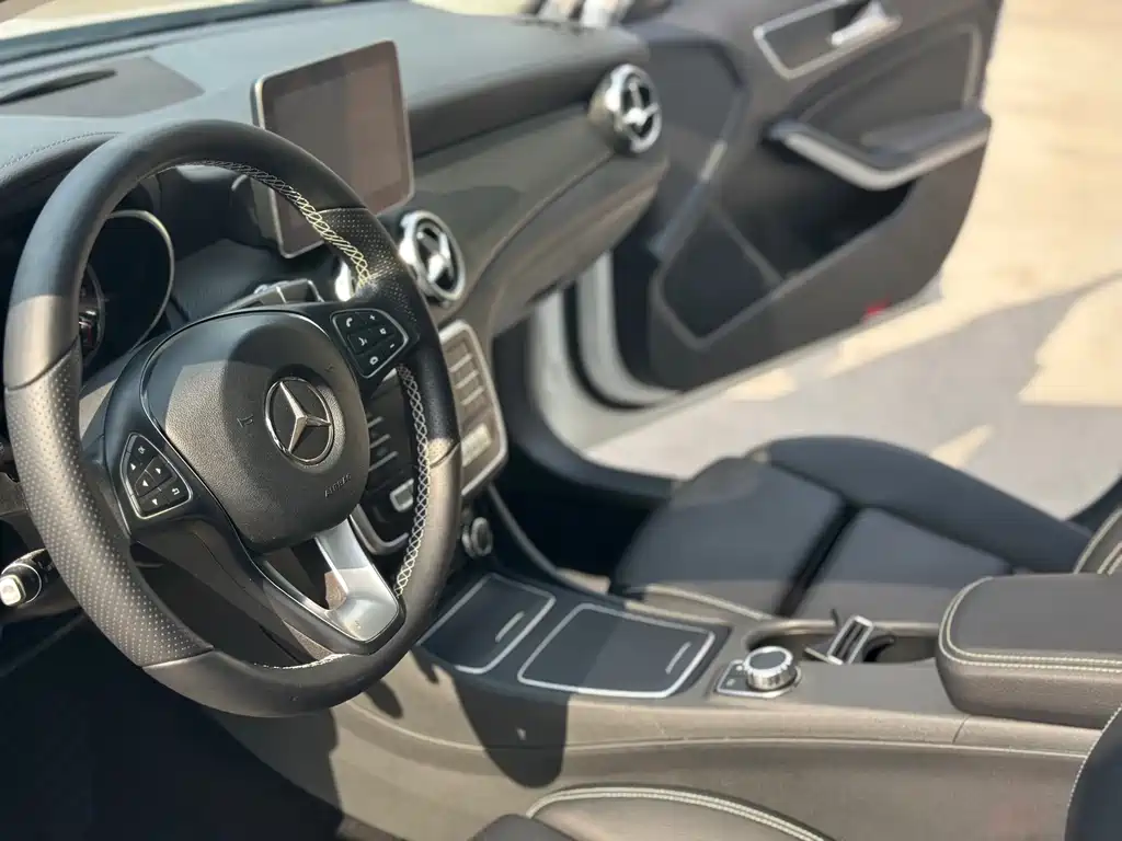 Mercedes-Benz GLA 2018 — фото 15