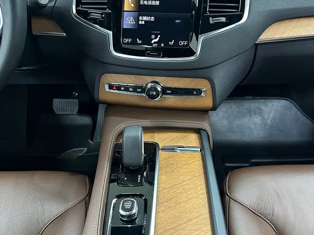 Volvo XC90 2022 — фото 18