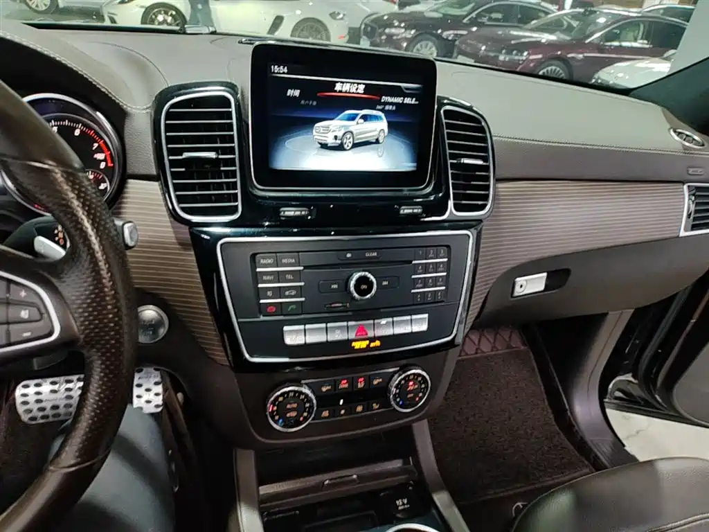 Mercedes-Benz GLS 2019 — фото 13