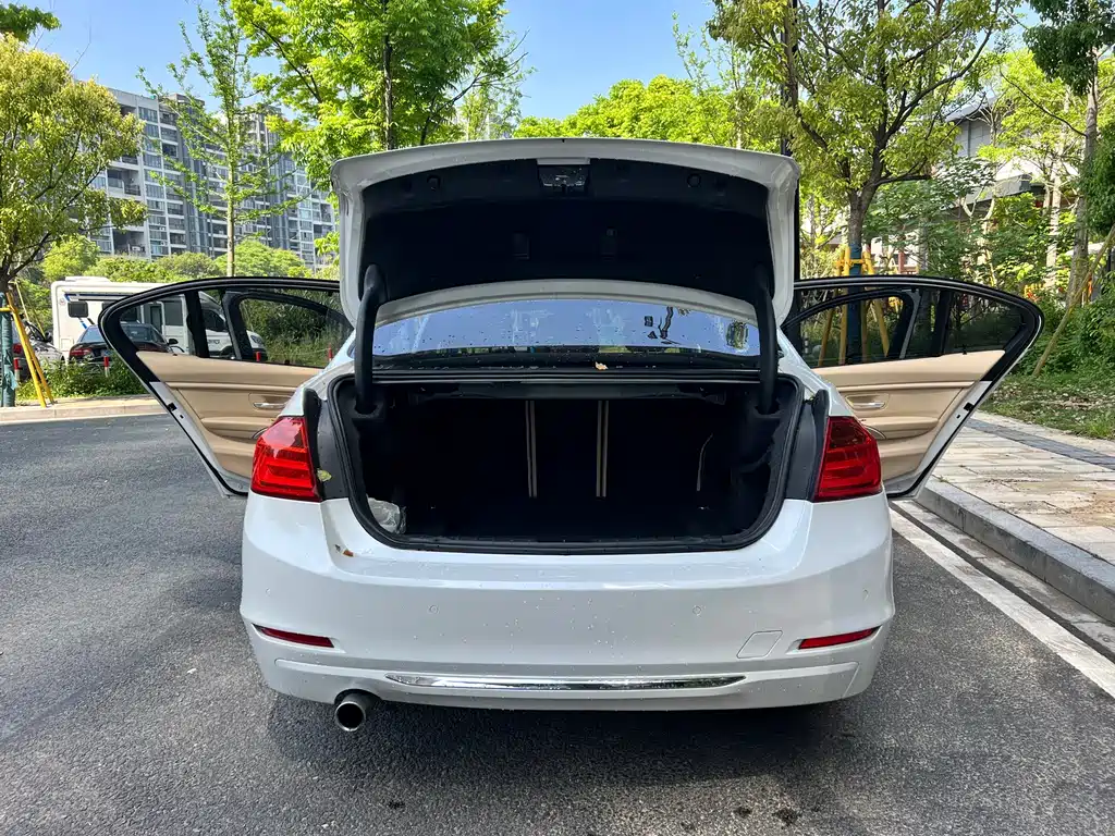 BMW 3 Series 2015 — фото 17