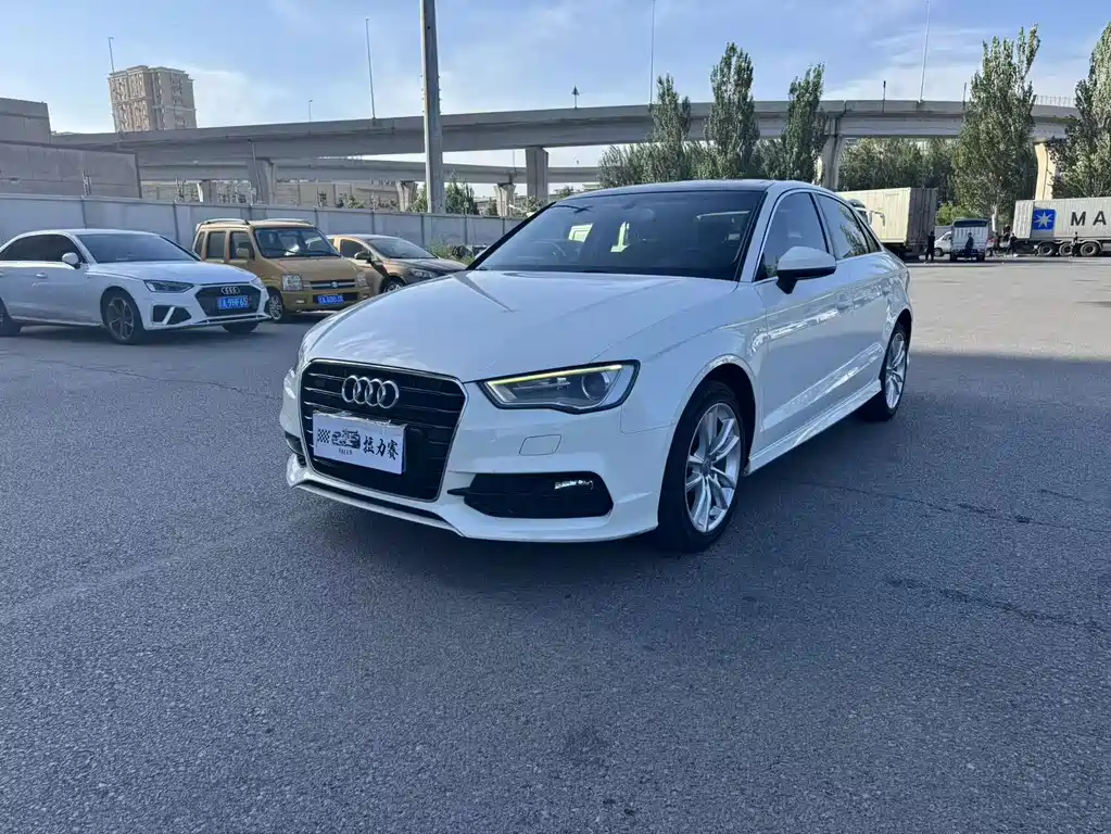 Audi A3 2014 — фото 1