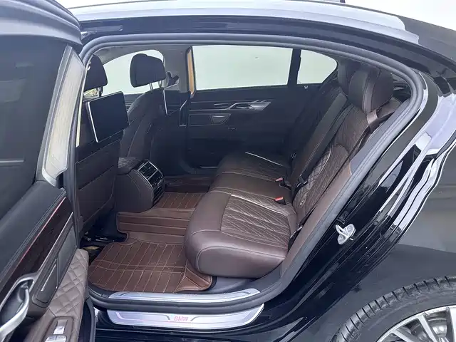 BMW 7 Series 2020 — фото 13