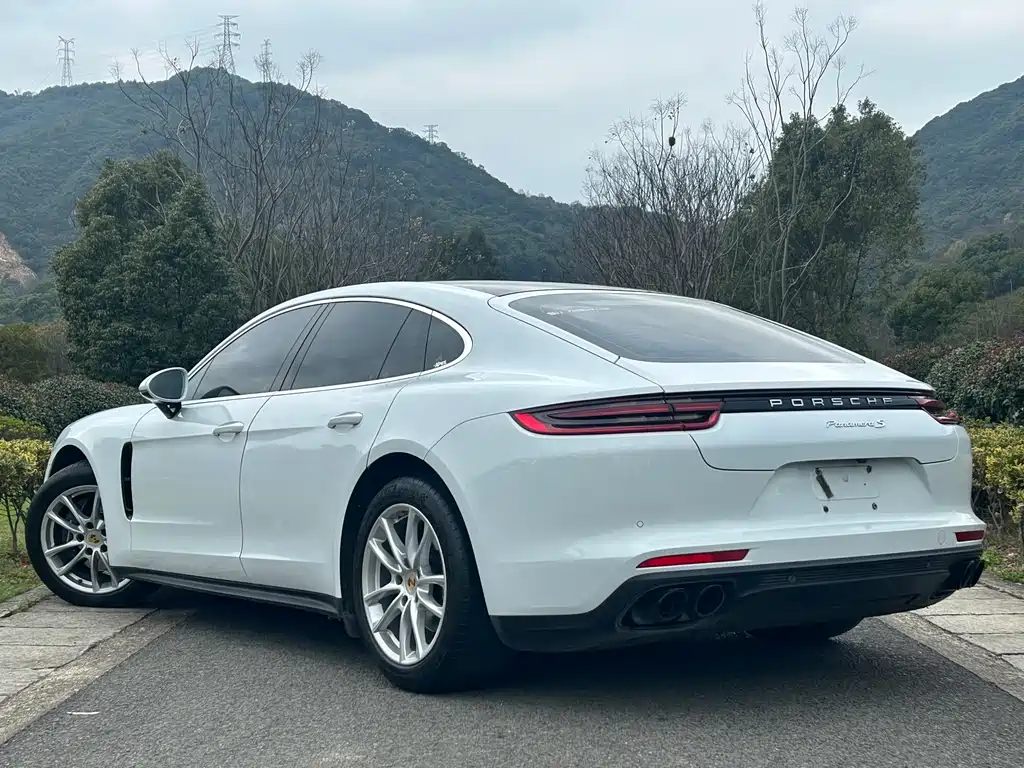 Porsche Panamera 2019 — фото 5