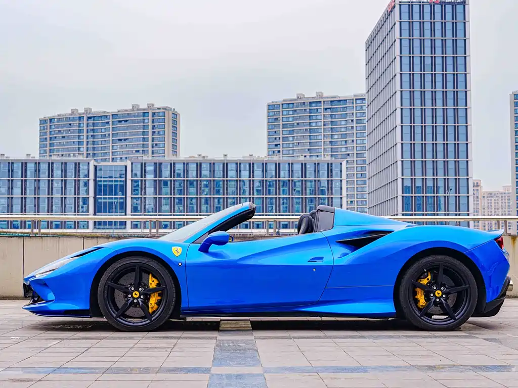 Ferrari F8 2021 — фото 22