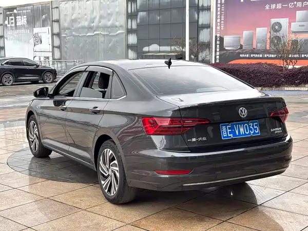 Volkswagen Sagitar 2022