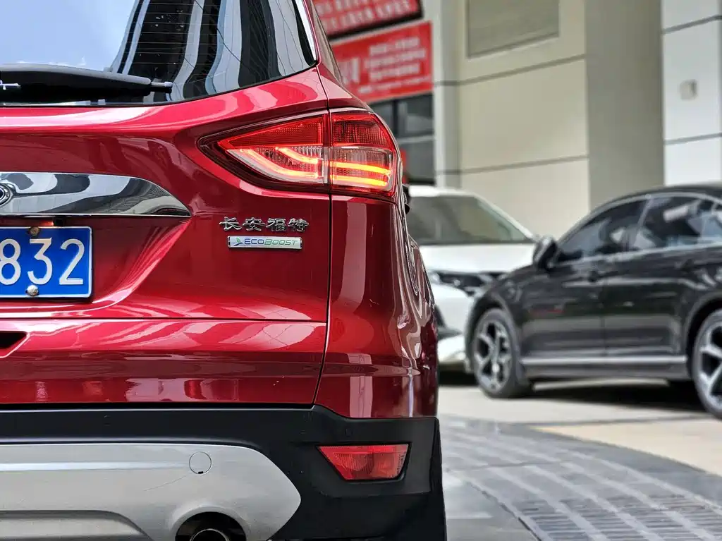 Ford Kuga 2013 — фото 22