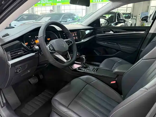 Volkswagen Passat 2023