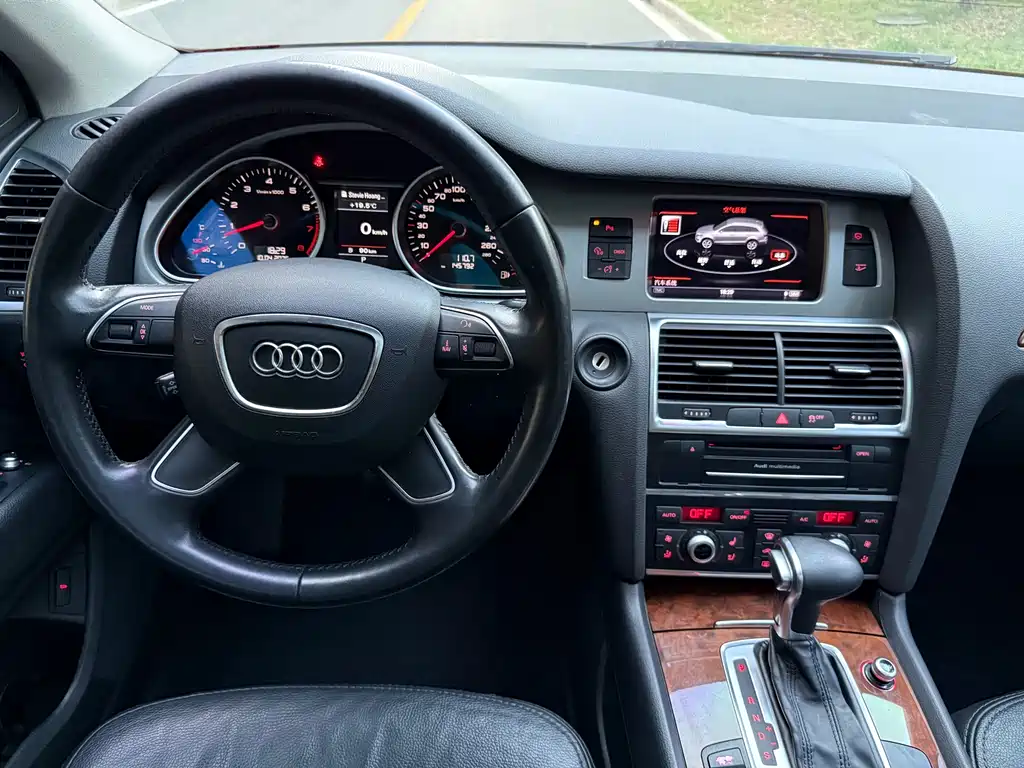 Audi Q7 2015 — фото 12