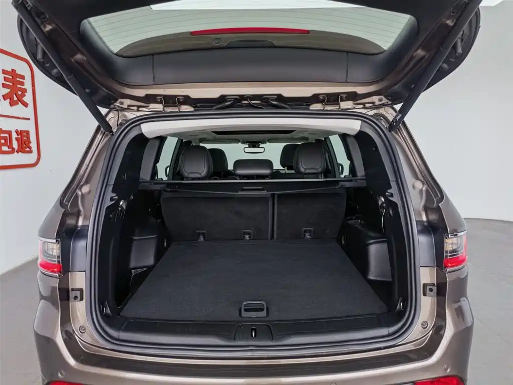 Jeep Commander 2019 — фото 16