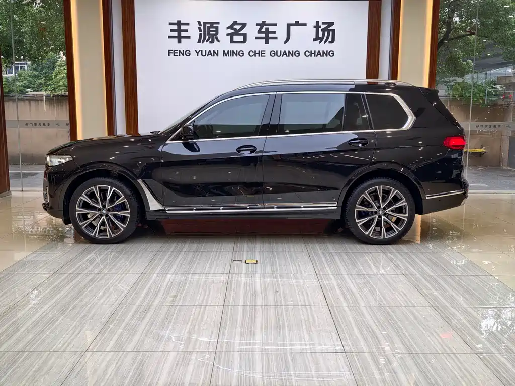 BMW X7 2021 — фото 26