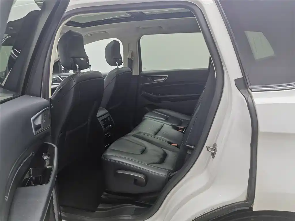 Ford Edge 2020 — фото 15