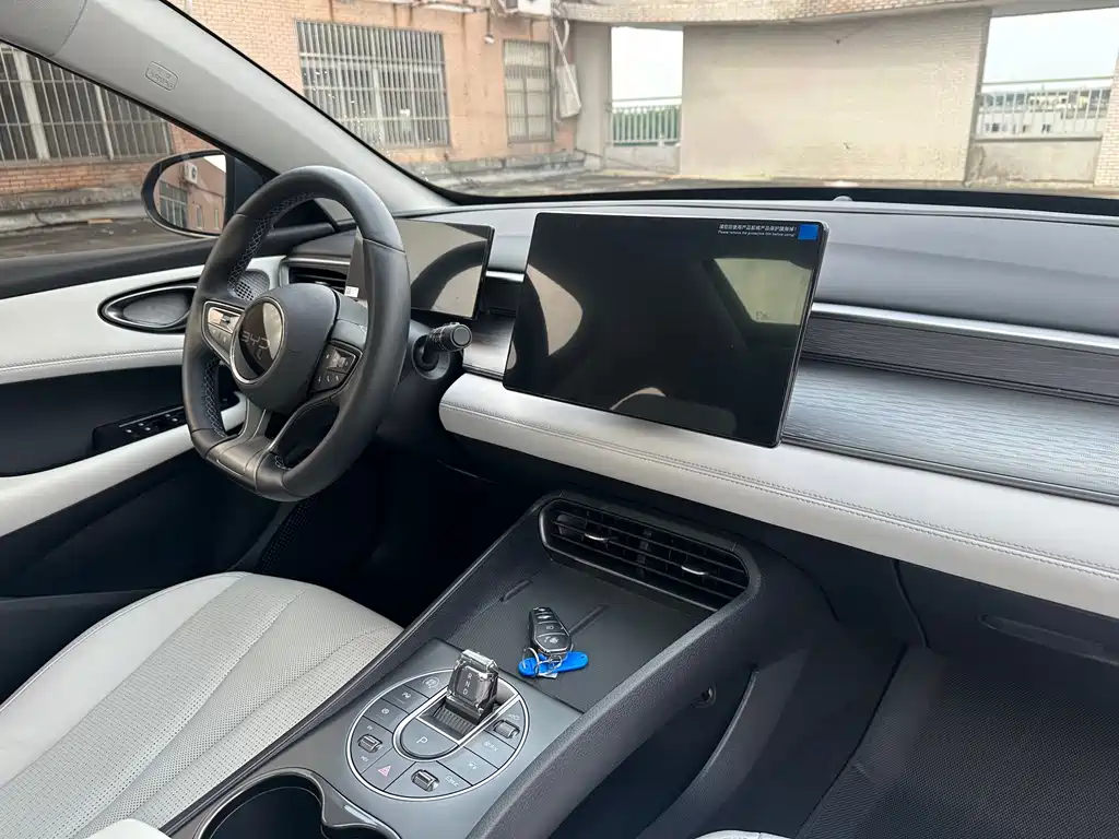 BYD Seal 05 DM-i 2025 — фото 15