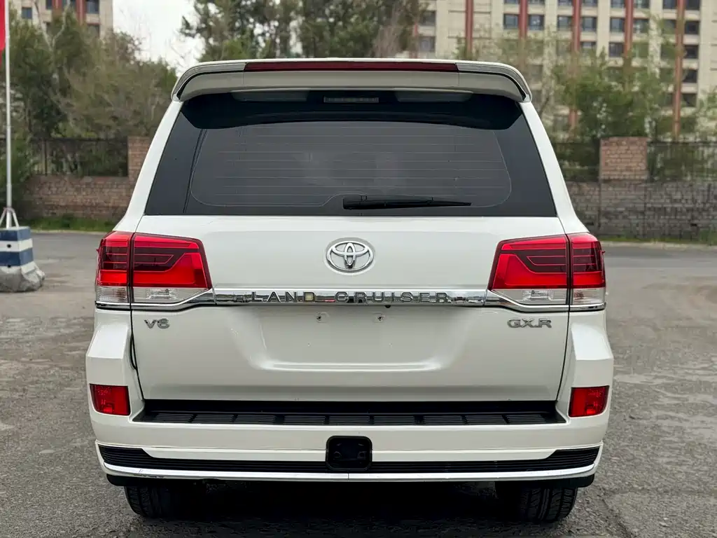 Toyota Land Cruiser 2018 — фото 8