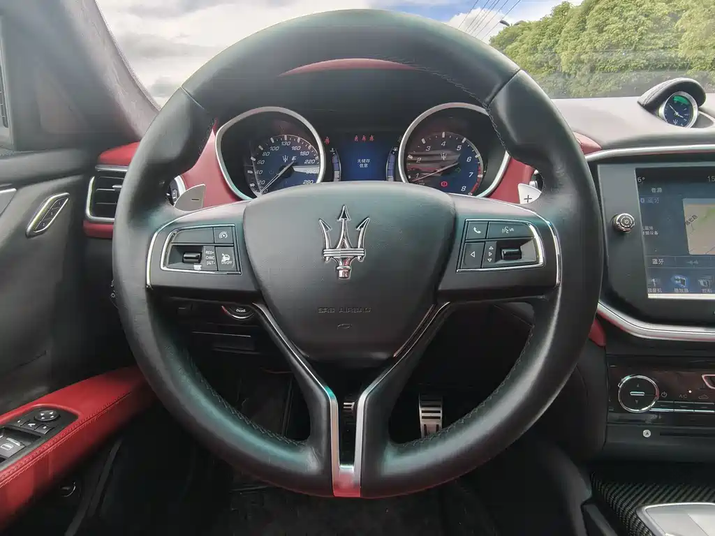 Maserati Ghibli 2015 — фото 10