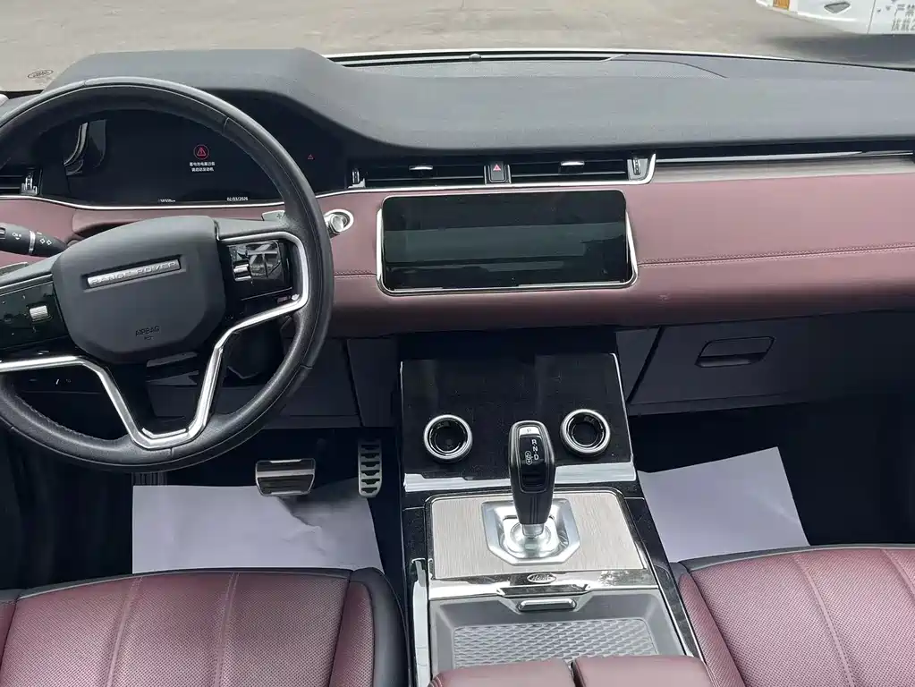 Land Rover Evoque 2023 — фото 8