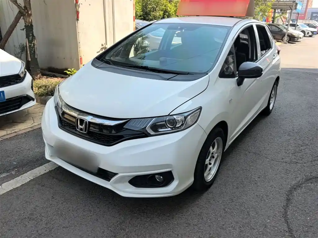Honda Fit 2018 — фото 2