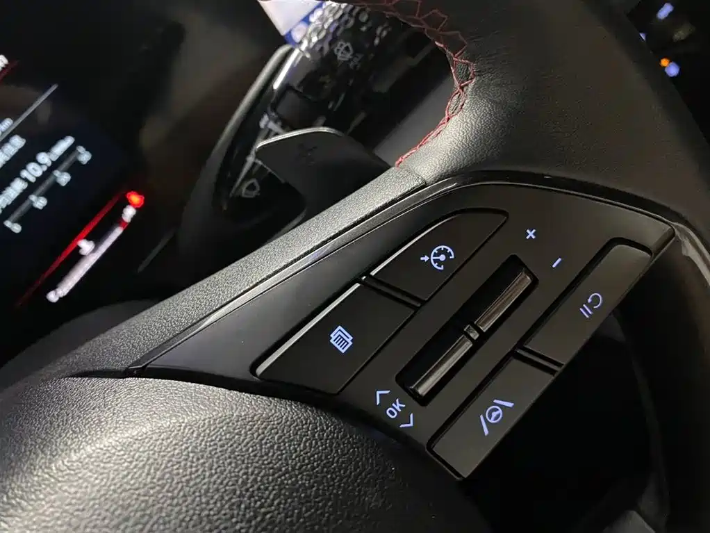 Hyundai Elantra 2022 — фото 8