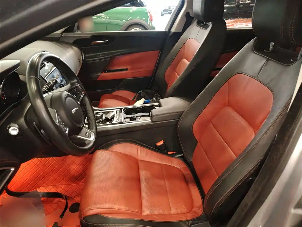 Jaguar XE 2016 — фото 14