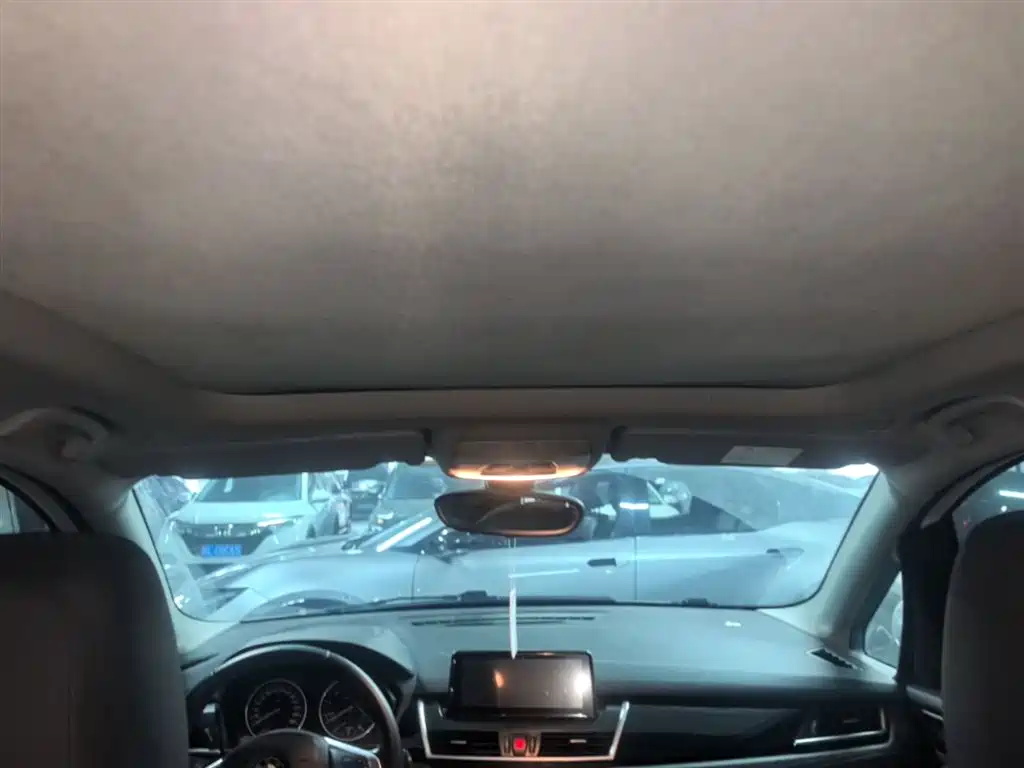 BMW 2 Series Active Tourer 2017 — фото 18