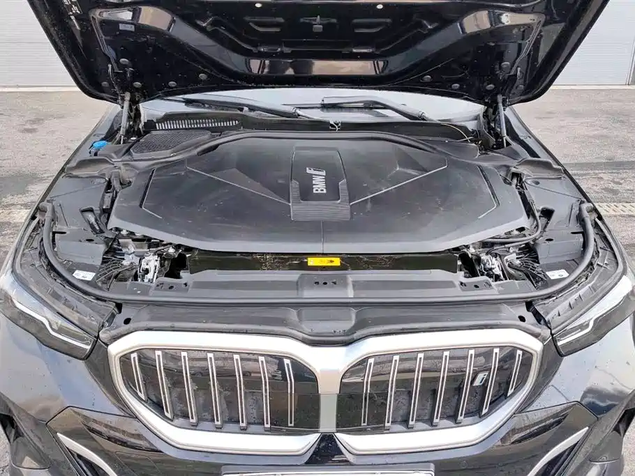 BMW i5 2025 — фото 13