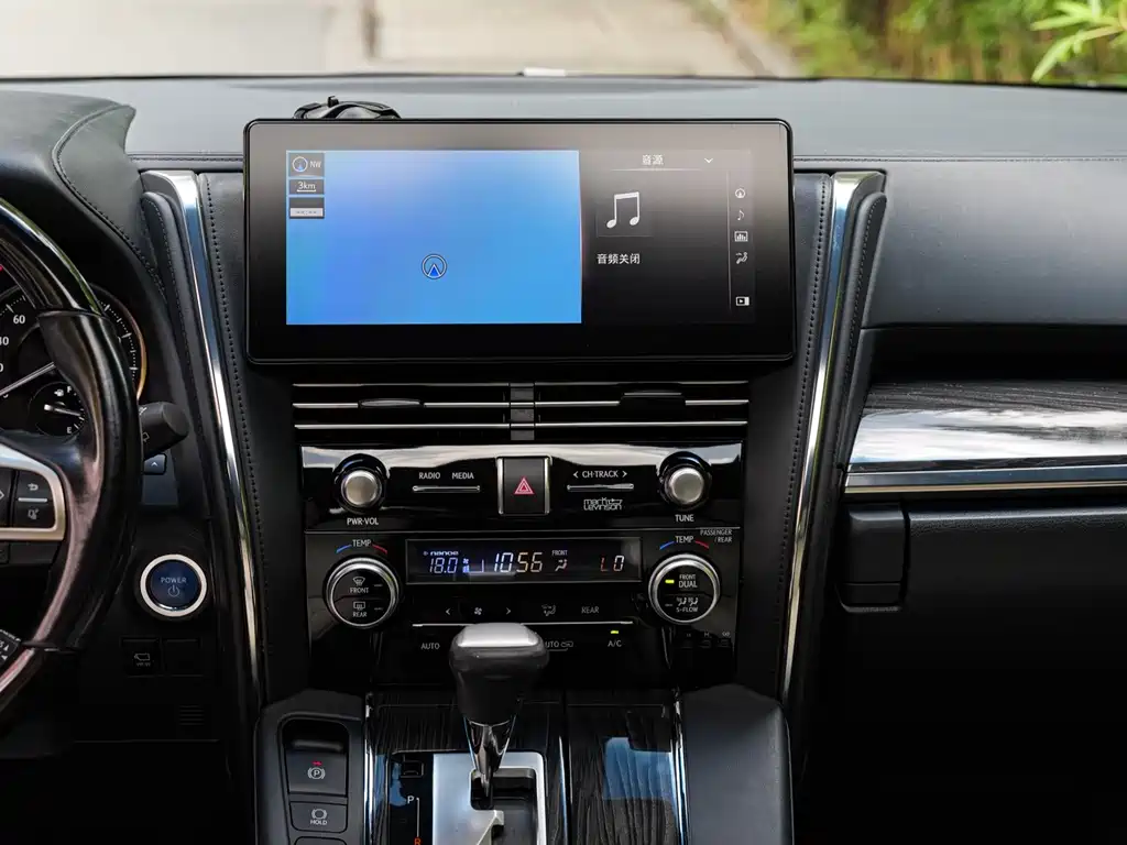 Lexus LM 2021 — фото 16
