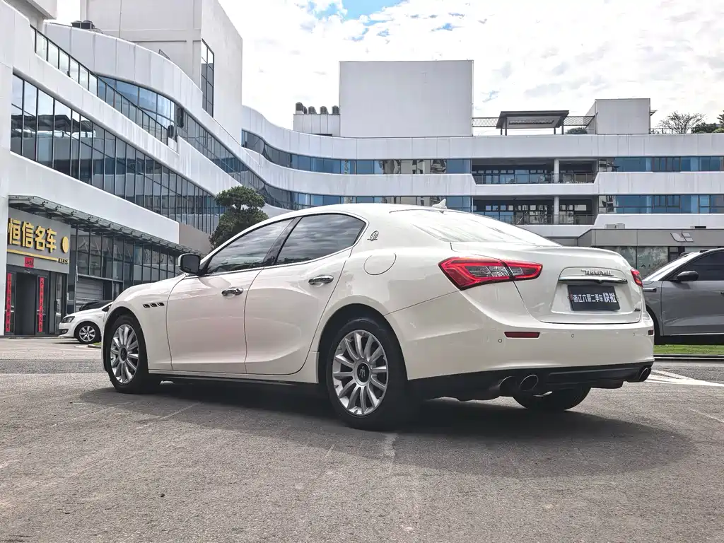 Maserati Ghibli 2016 — фото 17