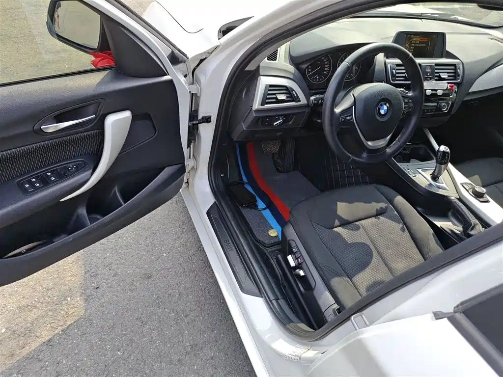 BMW 1 Series 2016 — фото 12