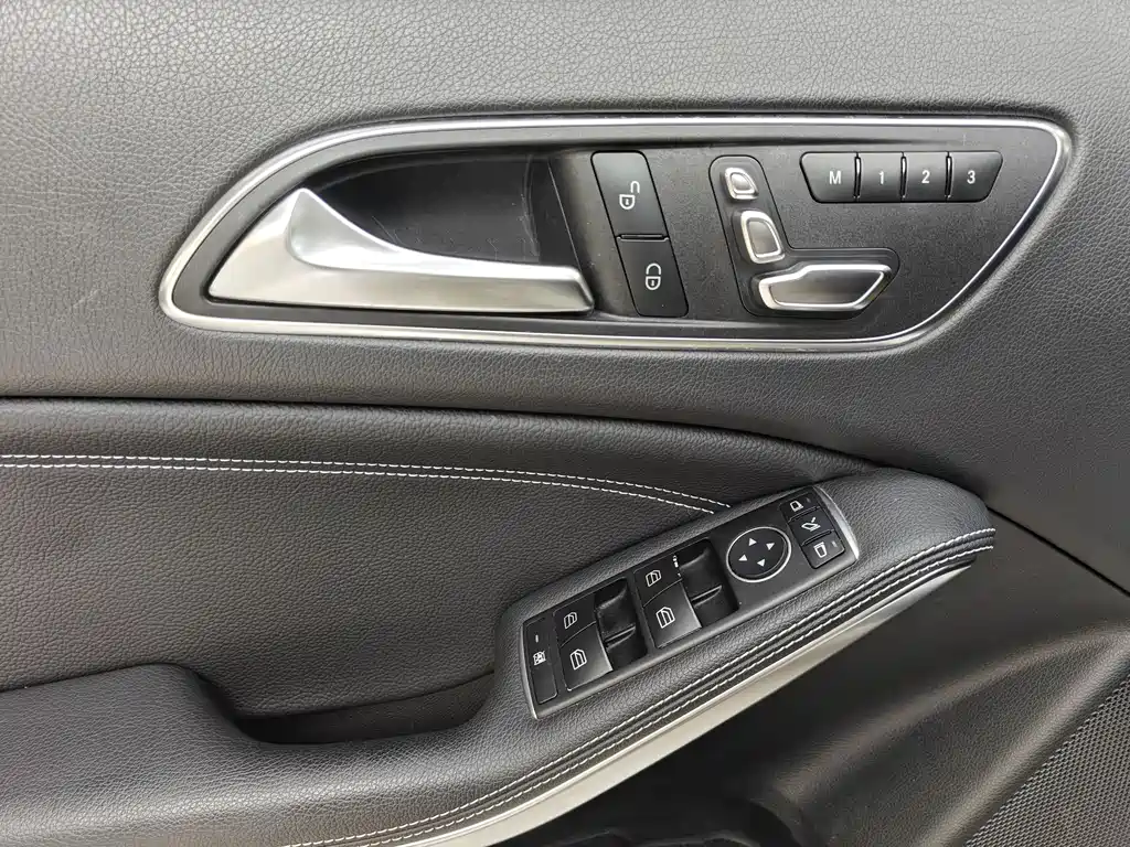 Mercedes-Benz GLA 2018 — фото 15