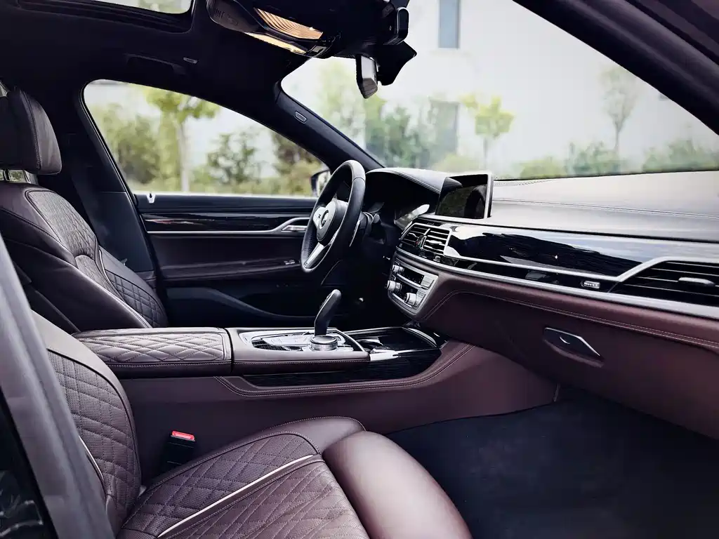 BMW 7 Series 2020 — фото 14