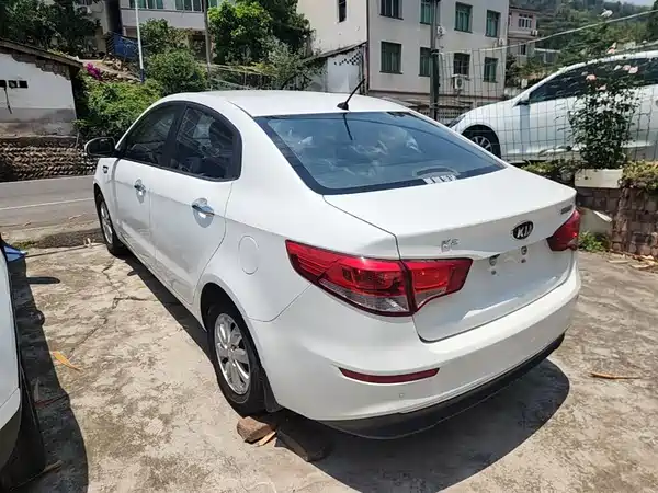 Kia K2 2015