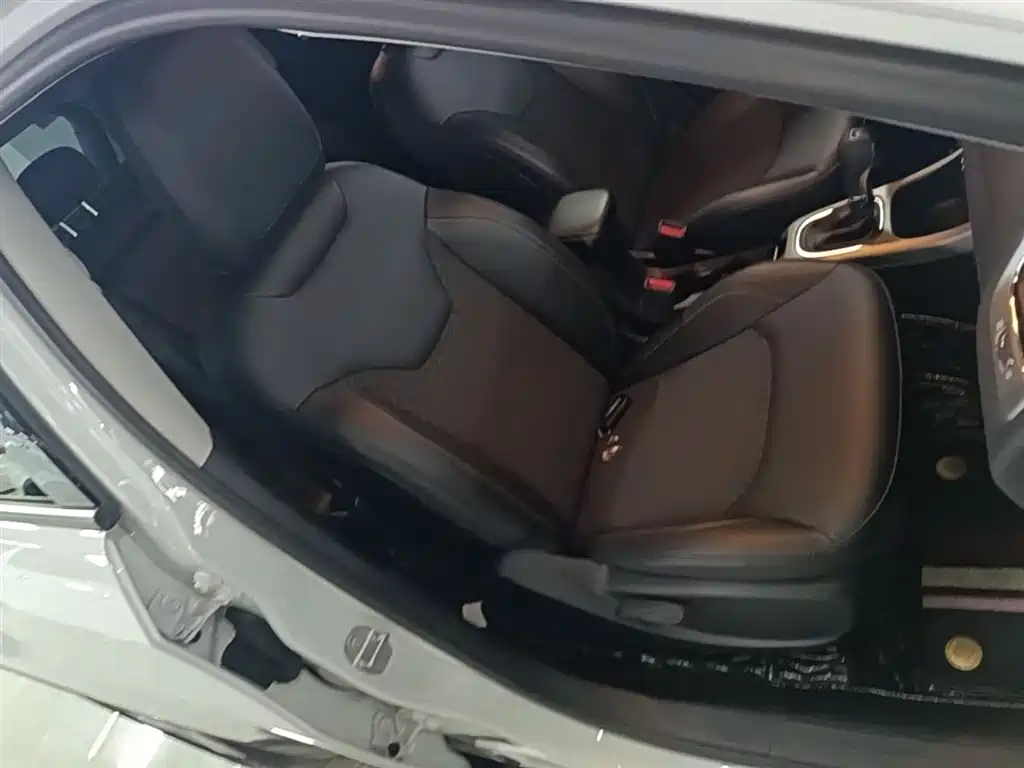 Jeep Compass 2020 — фото 25