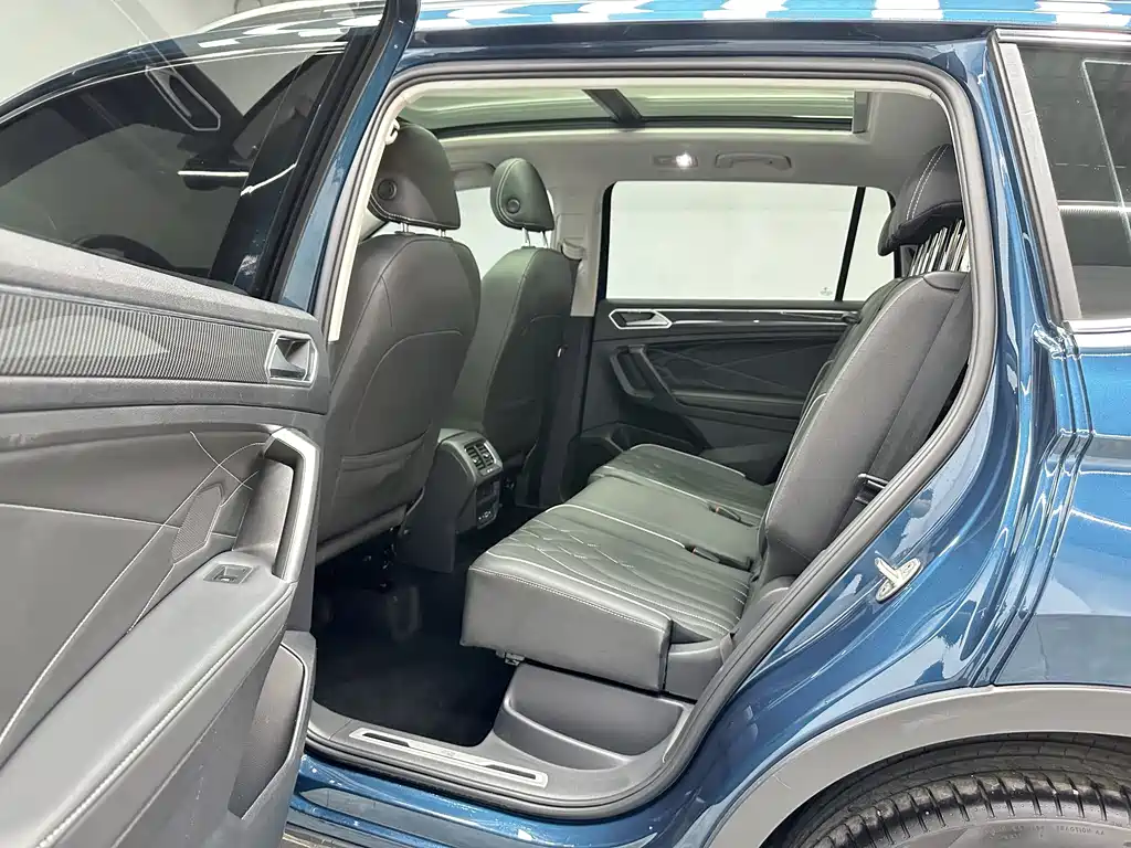 Volkswagen Tiguan L 2022 — фото 10